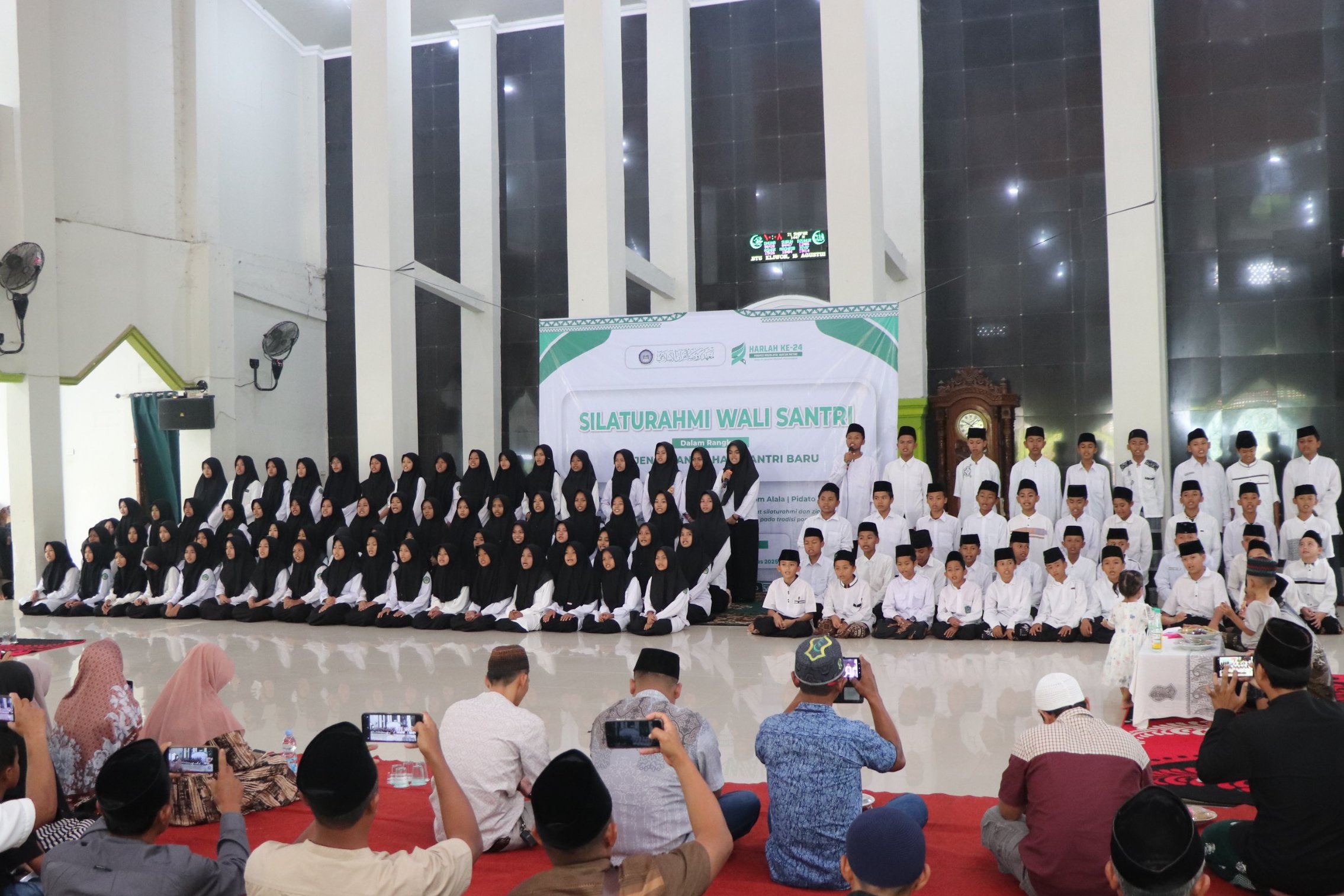 Suasana Haru Silaturahmi 40 Hari Santri Baru  Dengan Walisantri di Pondok Pesantren Roudlatul Qur’an Metro